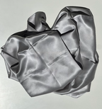 Serenquor 100% Mulberry Silk Pillowcase in Silver made from 22 Momme Grade 6A silk with a smooth and luxurious finish